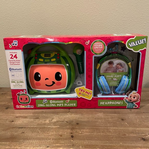 KIDdesigns Portable Audio & Video Singalong Mp3 Player With Volume Limiting Kids